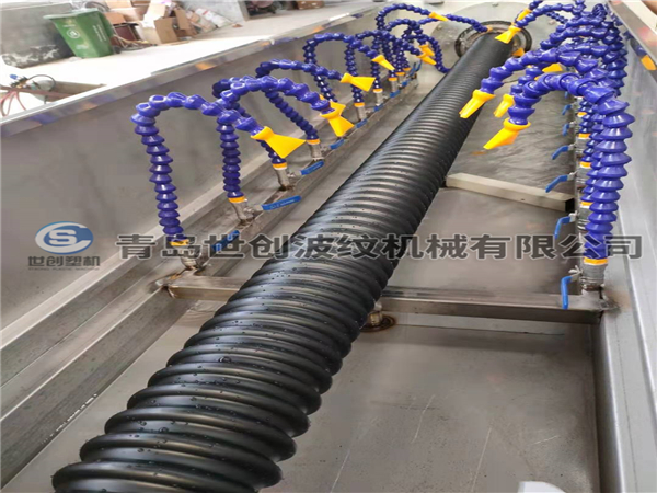 簡(jiǎn)述PE碳素波紋管特點(diǎn)-世創(chuàng  )碳素波紋管設備